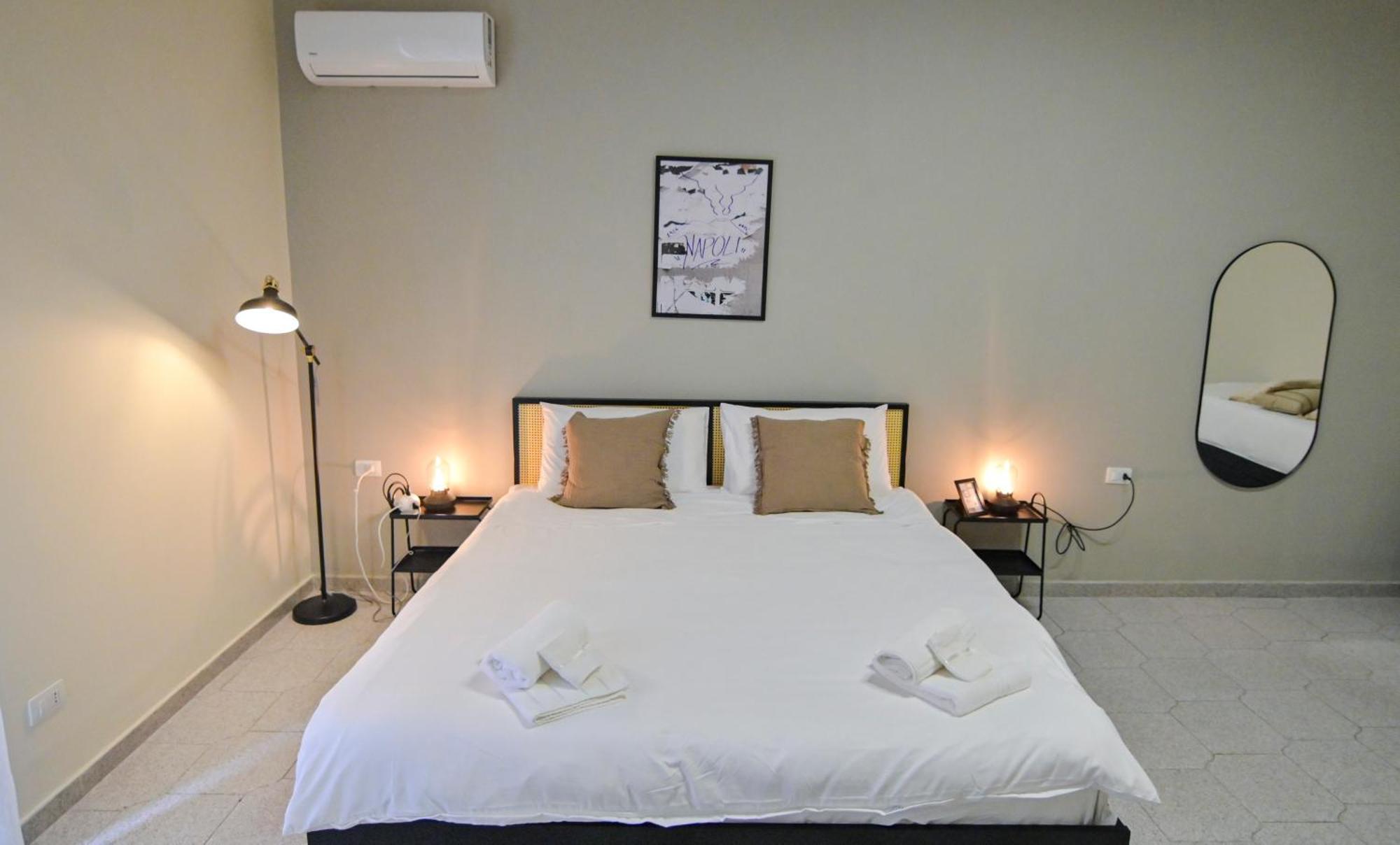Cozy Central Residence Napoli Bagian luar foto