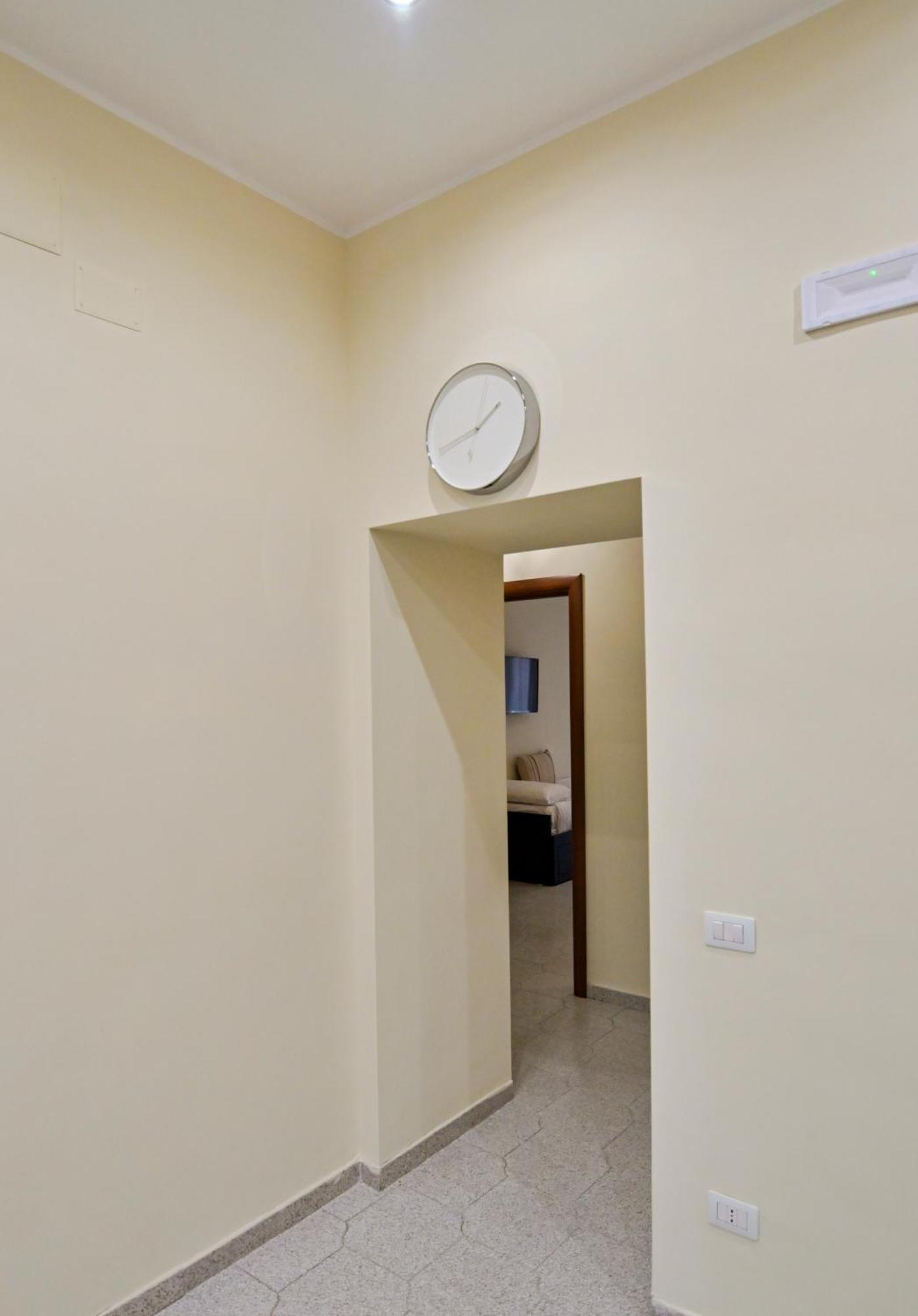 Cozy Central Residence Napoli Bagian luar foto