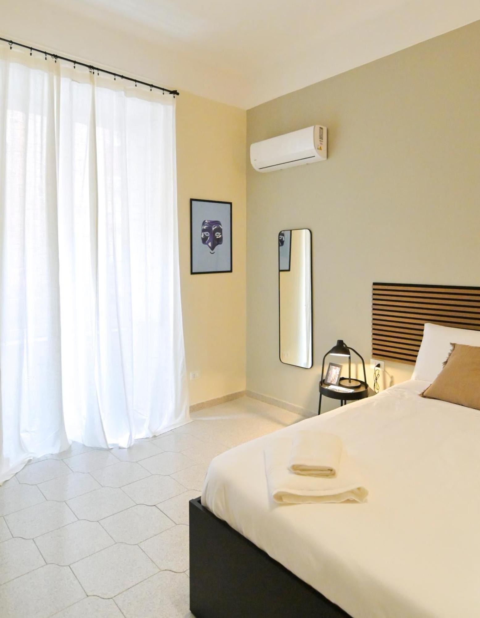 Cozy Central Residence Napoli Bagian luar foto